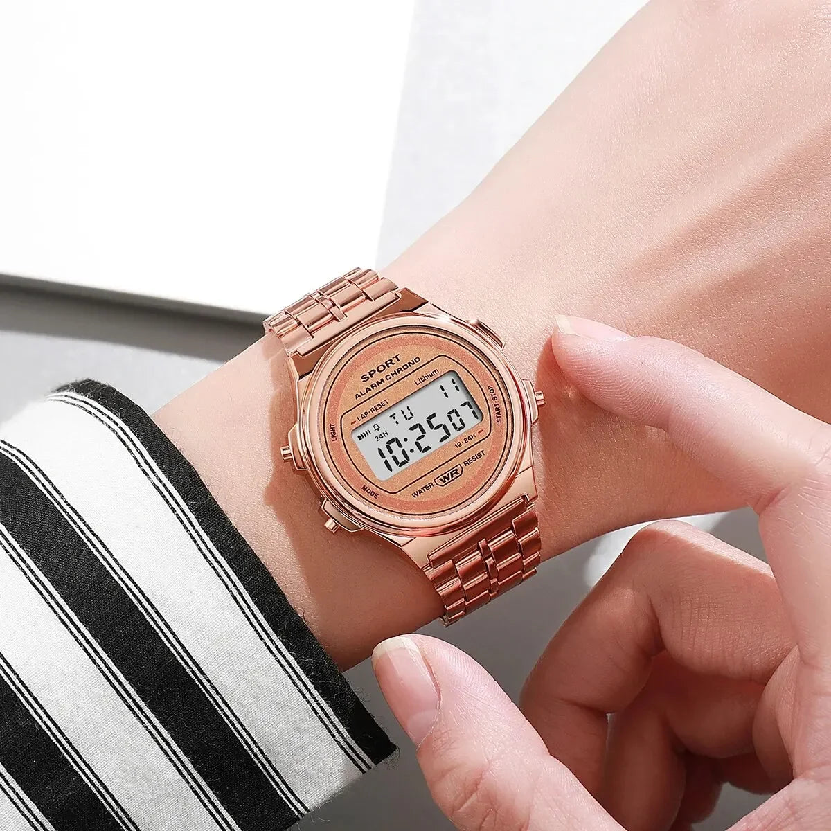 Montre digitale femme fine bracelet en acier | Or rose Rose Tempor'Elle